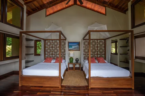 Mindugar · Bungalow bedroom.
