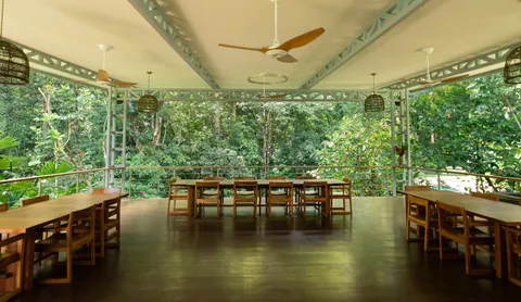 Osa Clandestina · The dining room.