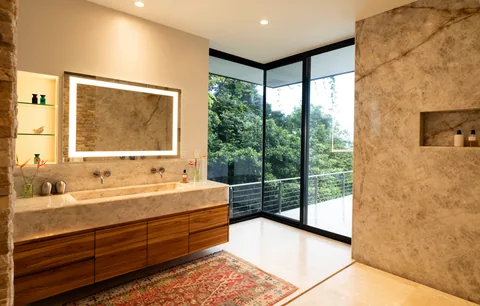La Chicharrita · Suite bathroom.
